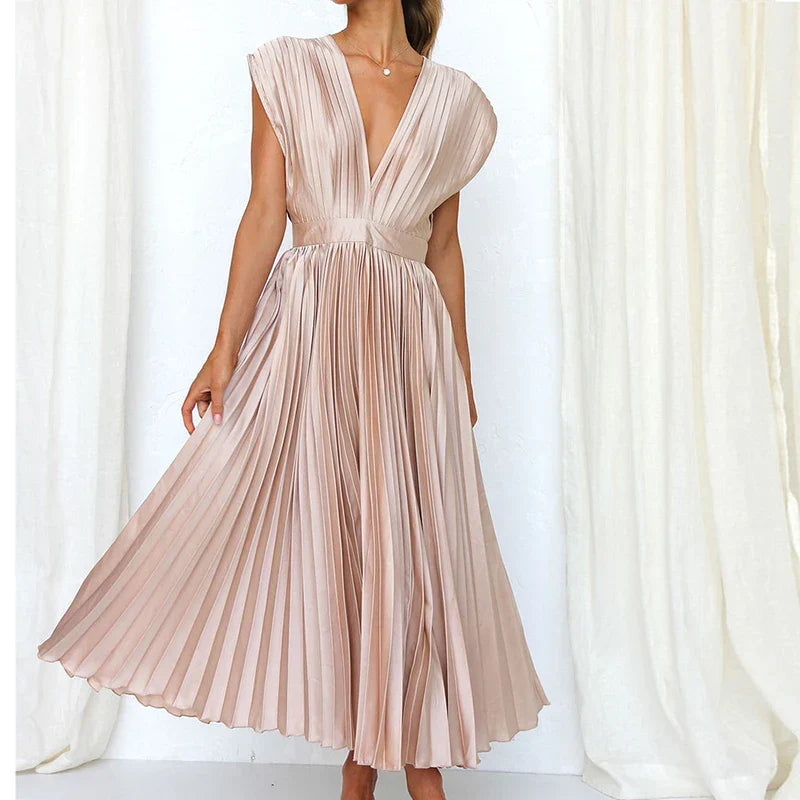 AROAs plissiertes Kleid mit Gürtel