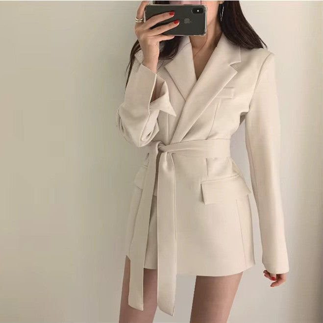 Berg-Feldt | Gürtel-Blazer – Elegante Struktur & Vielseitiger Stil