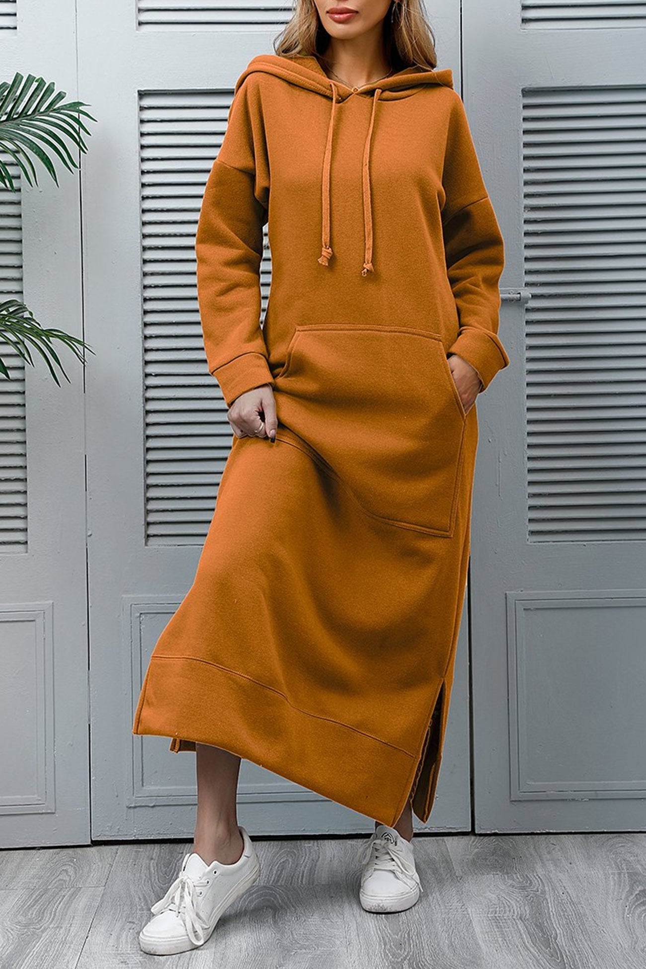 Robe à capuche fendue Caitlyn