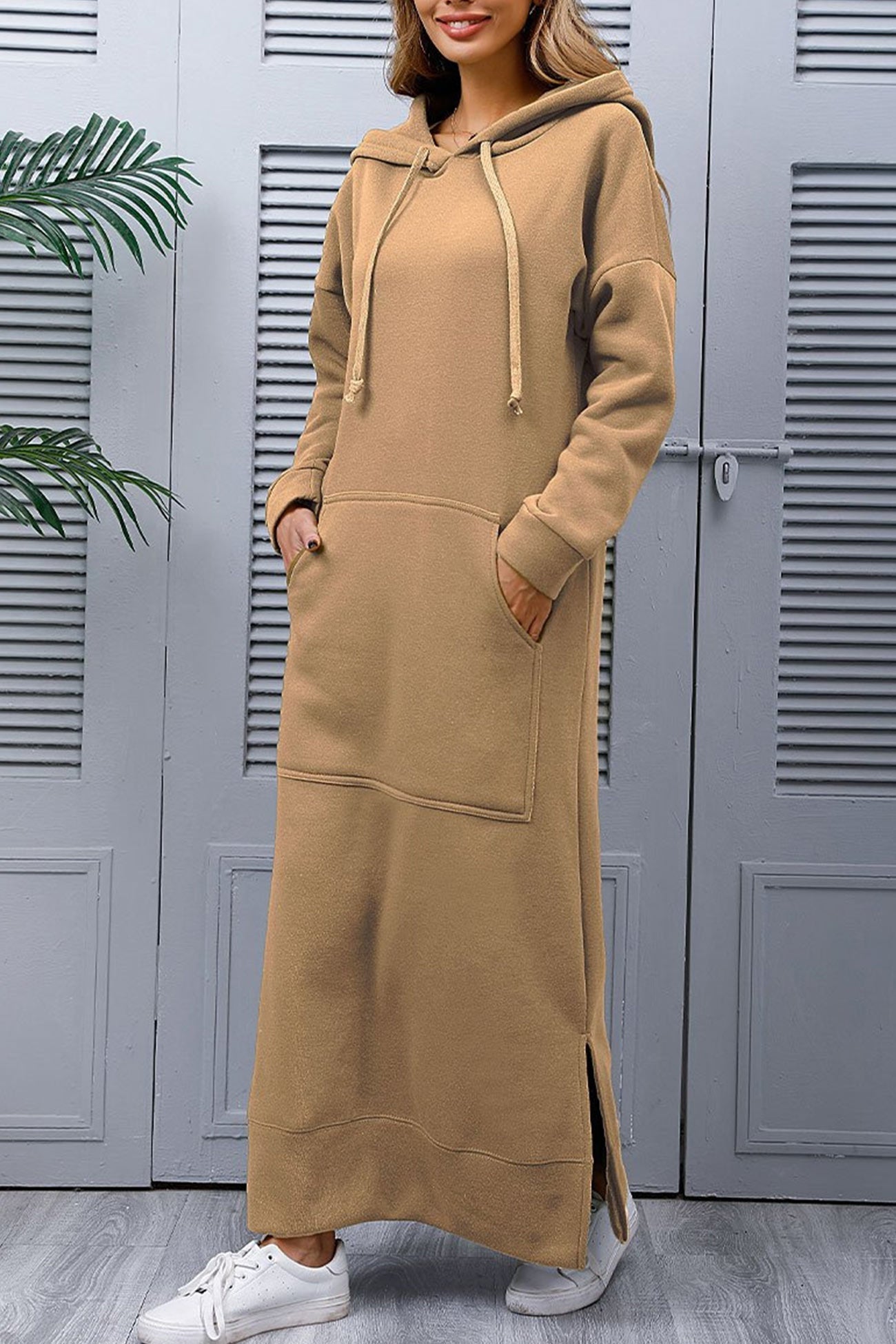 Robe à capuche fendue Caitlyn