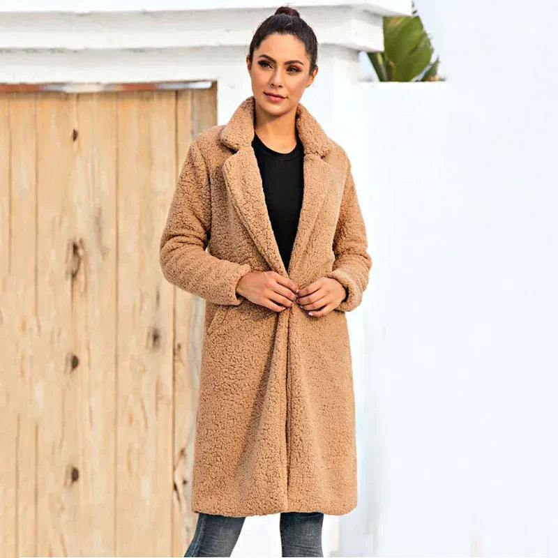 Manteau tendance pour femme en matière imitation peluche - Valeria