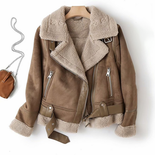 Berg-Feldt | Faux Schaffell Bikerjacke Reißverschlussdetail mit Gürtelabschluss