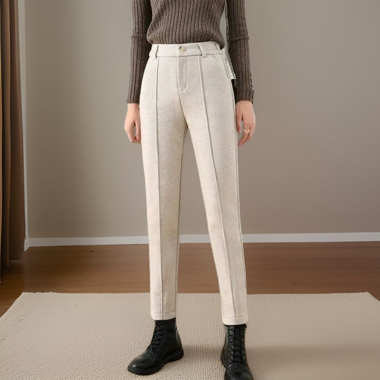 Pantalon en laine pour l'été - un design moderne signé Gisela