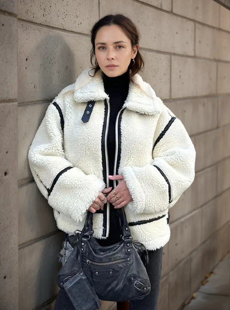 Berg-Feldt | Lässige Jacke mit Pelzkragen und Farbblockierung