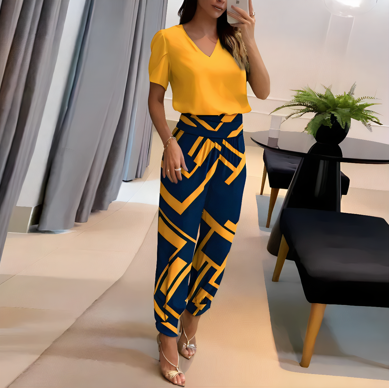 Brigitte : Ensemble moderne chemisier et pantalon