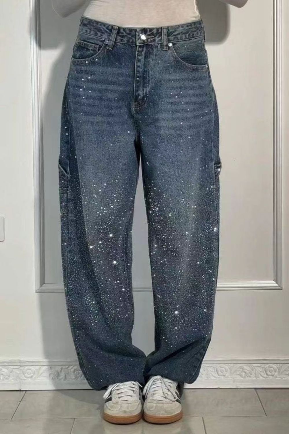 Jeans Berg-Feldt pour femme : Coupe large, délavé, avec strass