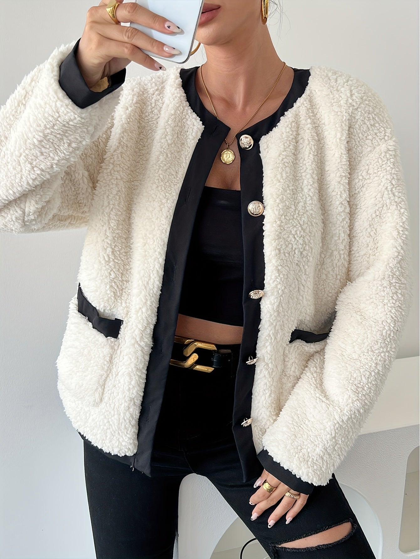 Berg-Feldt | Kurze Teddyjacke mit Kontrastkanten Polyester Stilvoll und Bequem