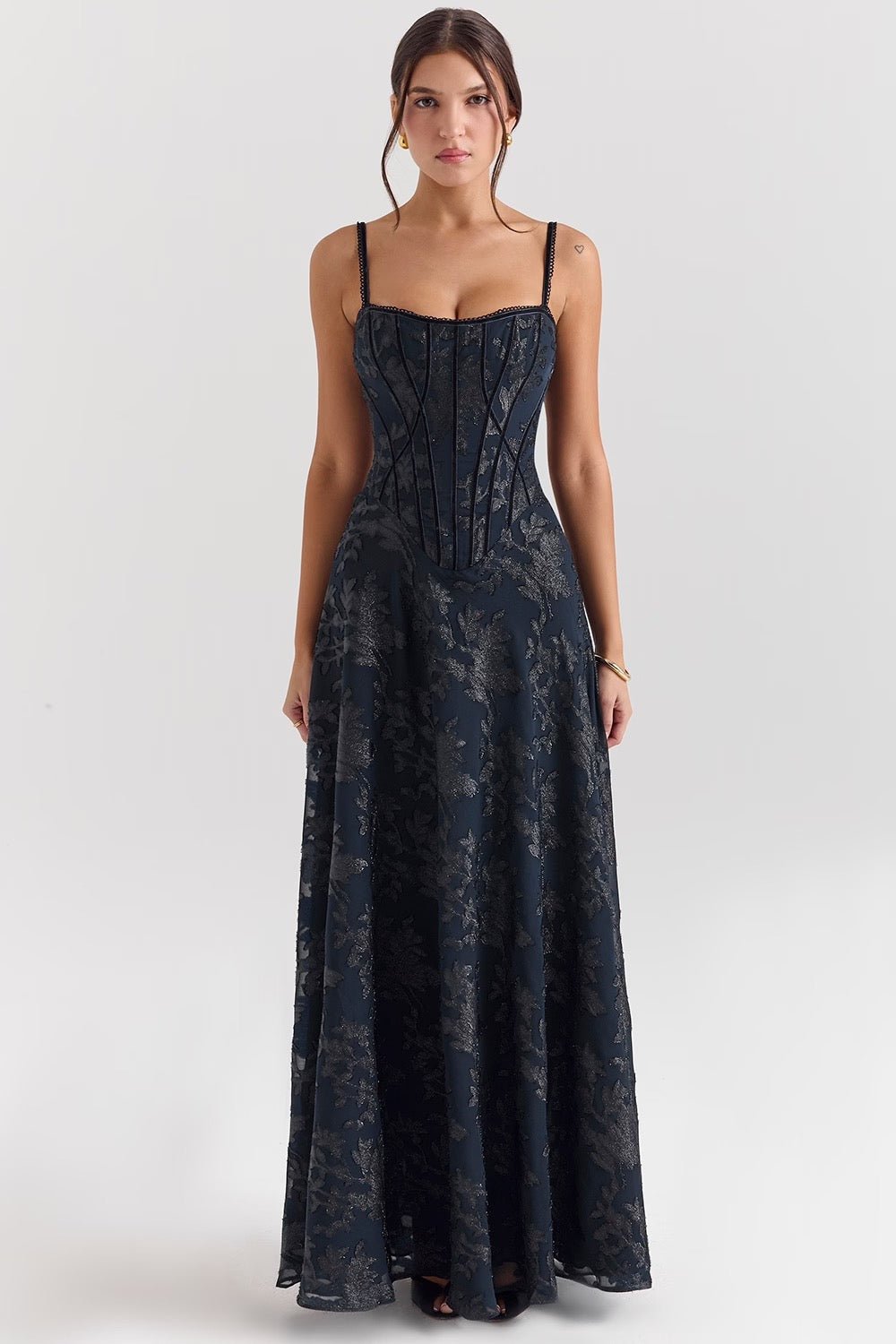 Berg-Feldt : une robe élégante pour toutes les occasions