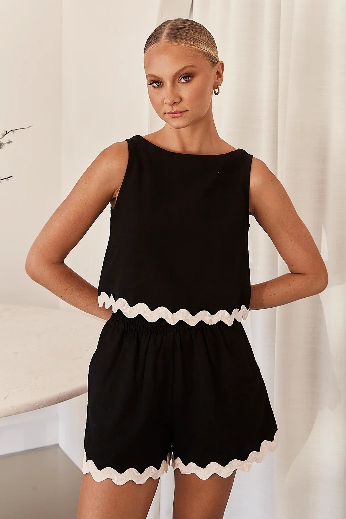 Tenue d'été lilas : un débardeur et un short confortable