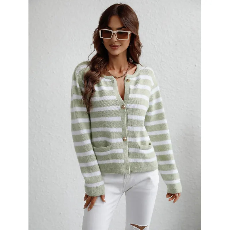 Berg-Feldt | grob gestrickter Pullover mit Knopfleiste und seitlichen Taschen