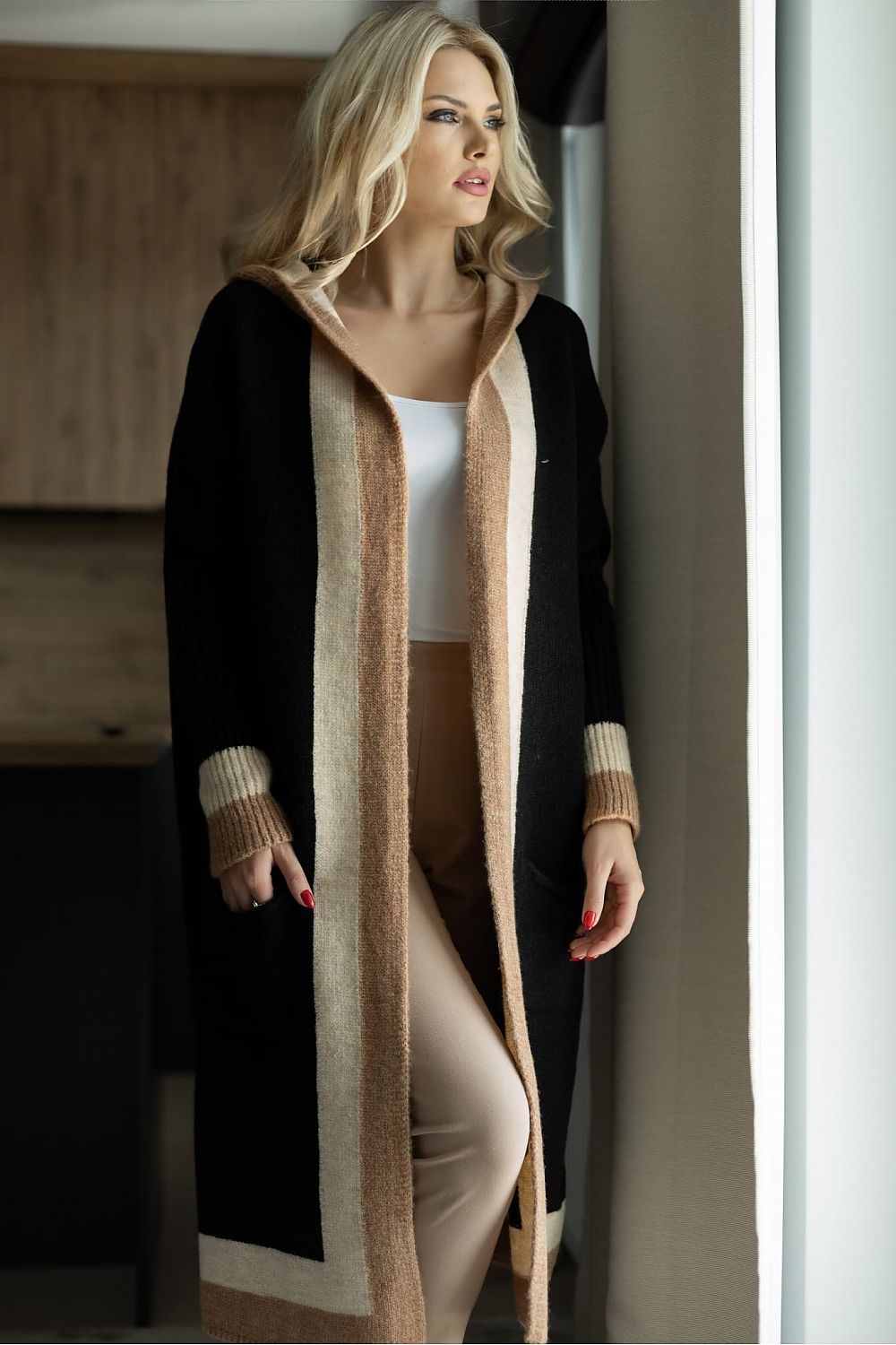 Berg-Feldt | Langer Strickcardigan mit Kapuze Weich und Stilvoll Kontrastdetails