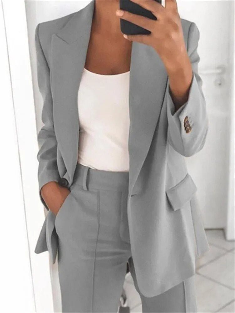 Avelena Blazer Femme : Un costume élégant à la coupe parfaite
