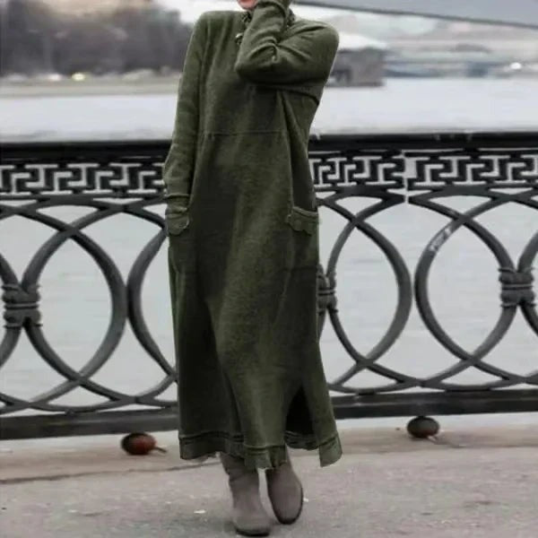 SVEA: Locker geschnittenes, langes Strickkleid