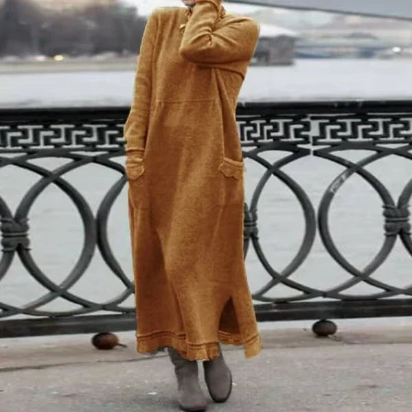 SVEA: Locker geschnittenes, langes Strickkleid