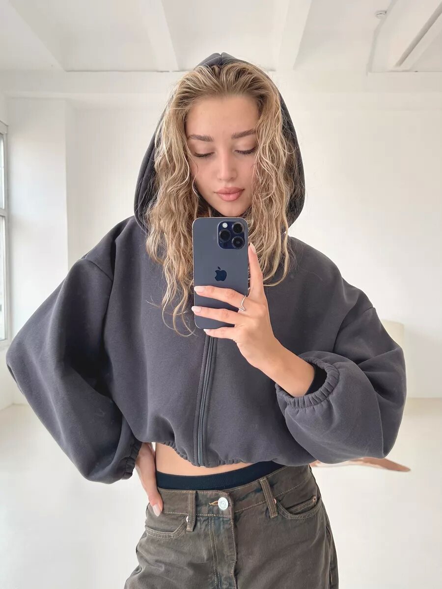 Berg-Feldt | leichter kurzer Sport-Sweatshirt mit Kapuze