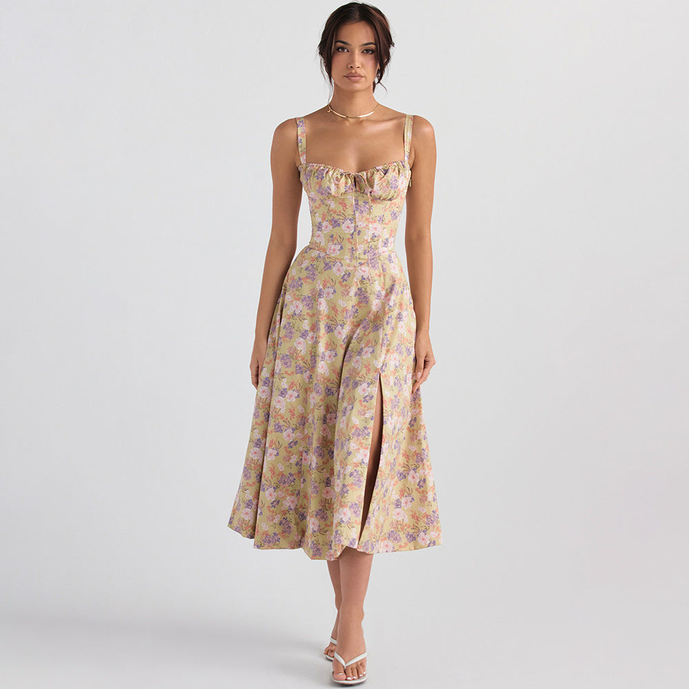Robe d'été Fudus : robe au-dessus du genou, coupe ajustée avec dos décolleté