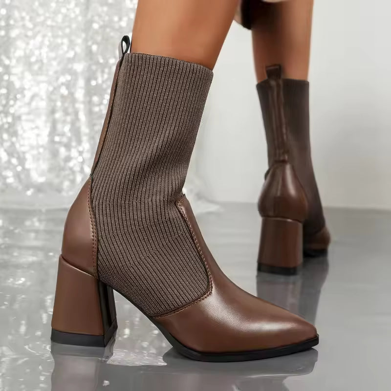 Berg-Feldt | Stiefeletten – Spitz Zulaufend – Stricksocken-Obermaterial – Blockabsatz – Schmaler Schnitt