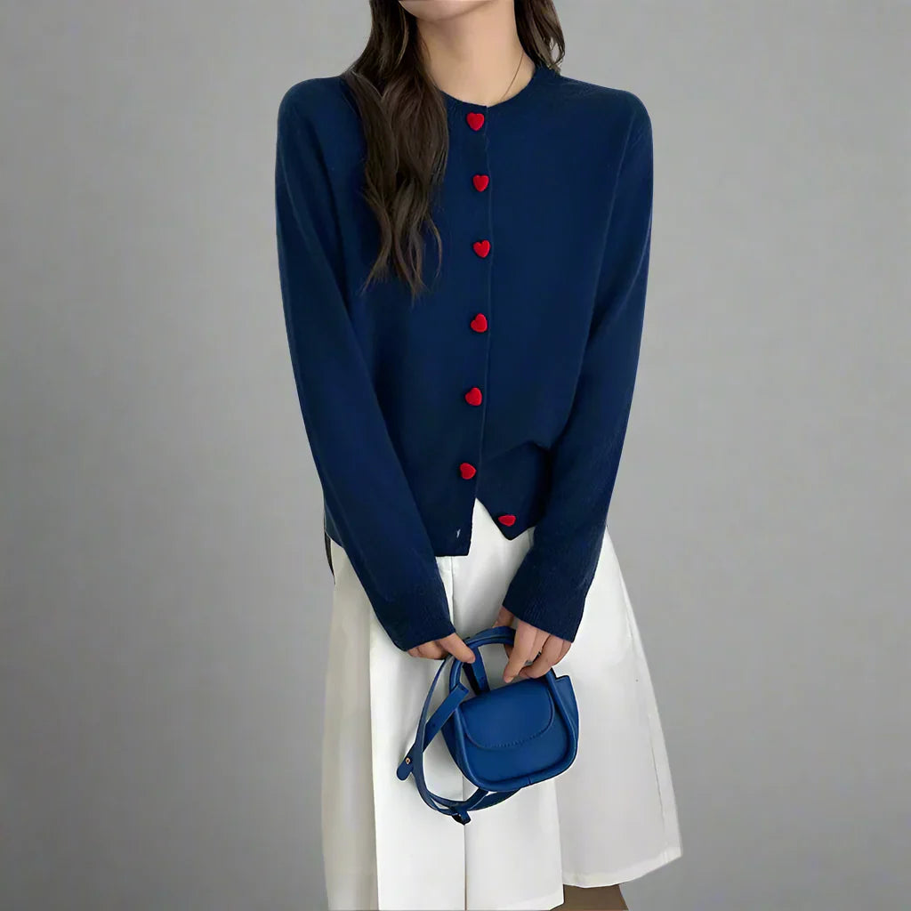 Berg-Feldt | Kuschelige Strickjacke mit Herzknöpfen