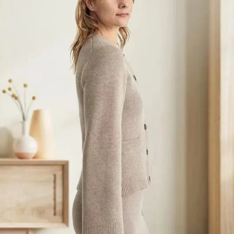 Berg-Feldt | Stilvoller Strickcardigan mit Knöpfen
